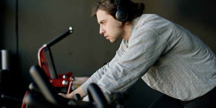 1598502206648_Best_Workout_Headphones_Pexels_1_1.jpg | TheHomeGround Asia Best Workout Headphones in 2020