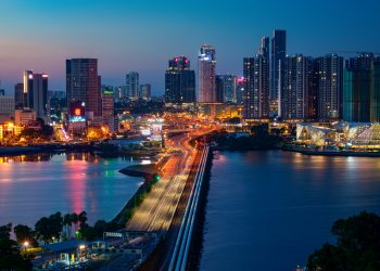 Johor And Singapore Looking At Air-Conditioned Walkway To Straddle Causeway