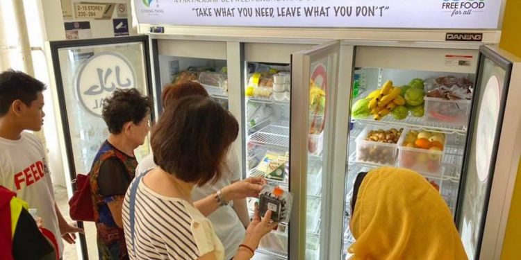 1601967356028_news_singaporeans-community-help-each-ther_featured.jpg | TheHomeGround Asia 6 Ways Singaporeans Are Keeping the Kampung Spirit Alive During the Pandemic