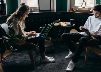 Tech Neck, Text Claw & More: 5 Ways Technology is Hurting our Physicality