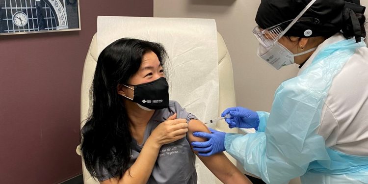 Selfies? ‘Vaxxies’ are Better