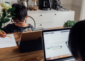 Eschewing mainstream educational environments for homeschooling
