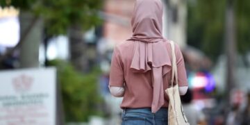 Debate on wearing tudung in uniform service | TheHomeGround Asia Tudung Policy Change: Without Ground Pressure and Alternative Voices, Would Progress in Singapore Have Come?
